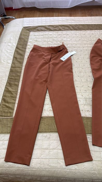 Pantaloni de doua marimi