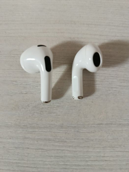 Продается наушник Airpods