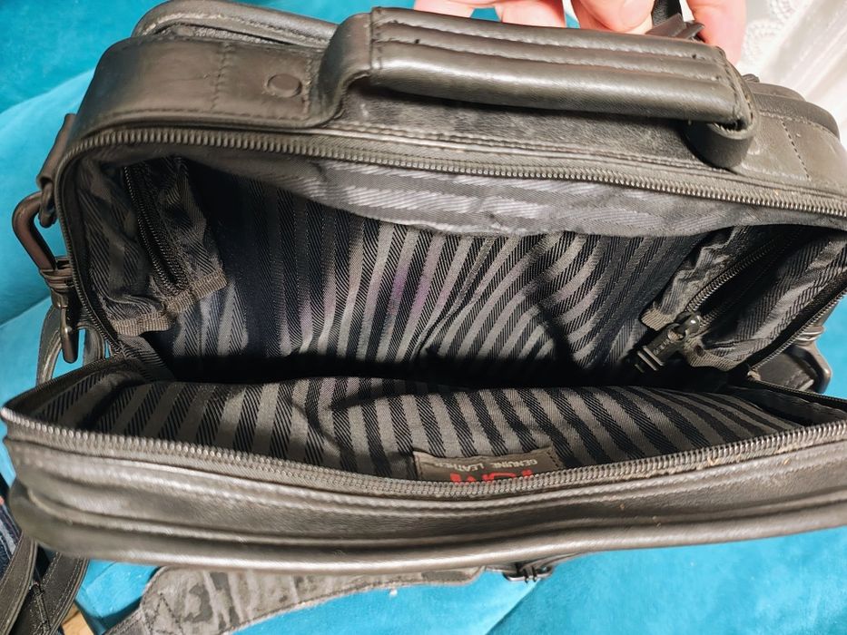 TUMI Geanta de mana, neagra, piele