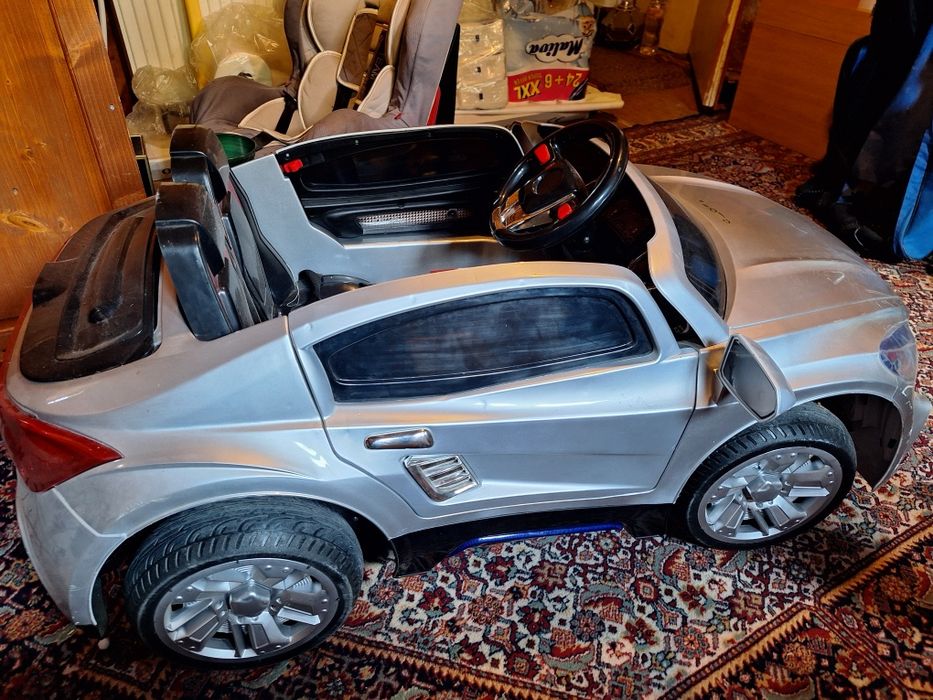 Електрическа кола