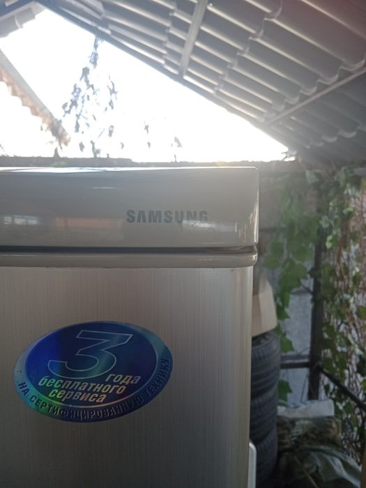 Срочно продам холодильник