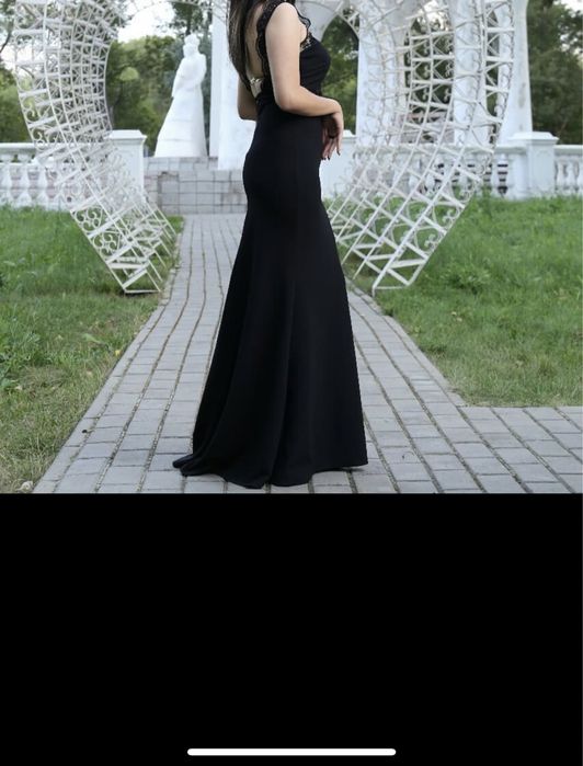 Продам шикарное платье размер 44-46