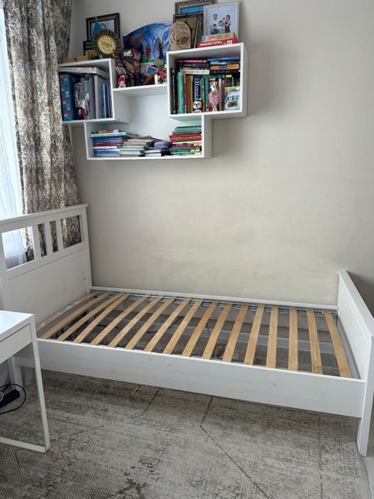 Продам подросковую кровать ИКЕА. Без матраса.