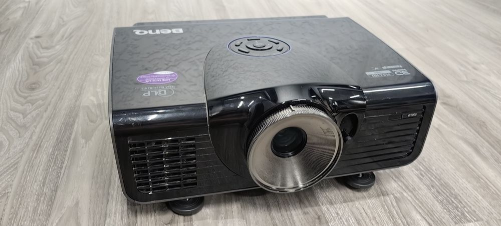 Продам Проектор BenQ w7000