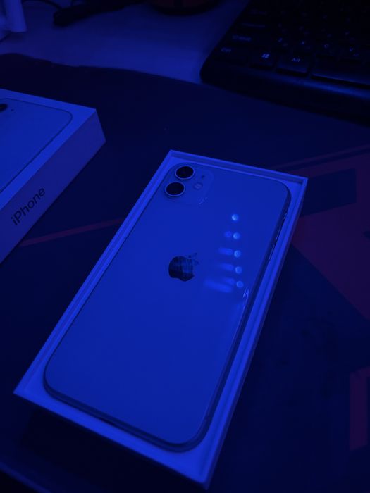 Продам IPhone 11 (Purple)