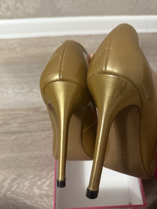 Туфли  лакированные