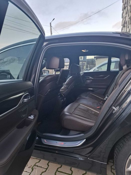 BMW 750i Xdrive, 4,4l benzina