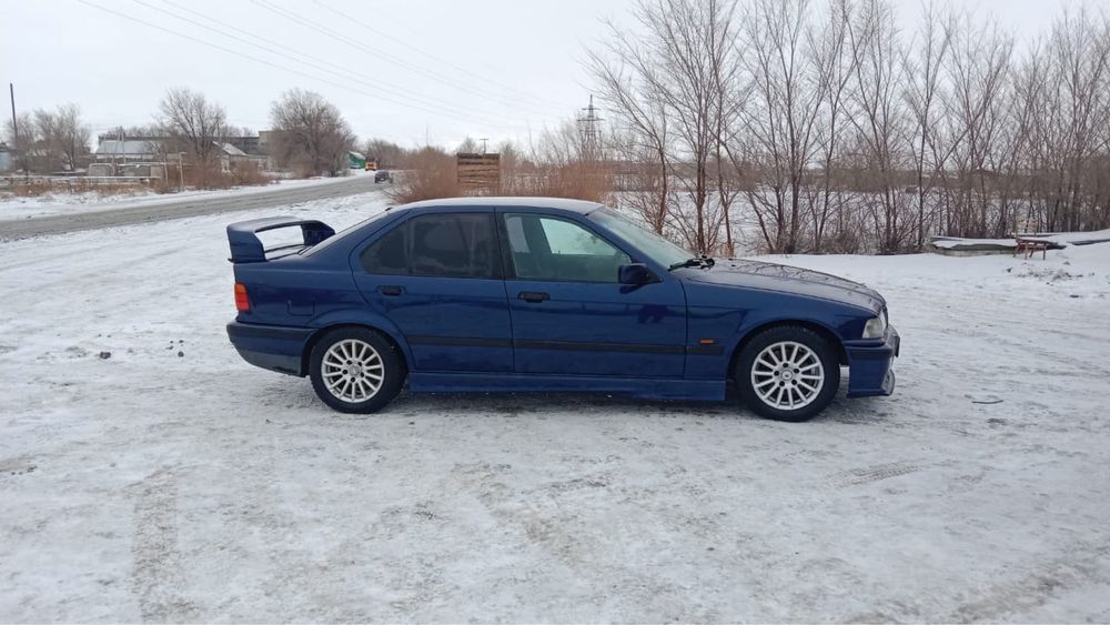 Продам BMW 320 I 1994 года