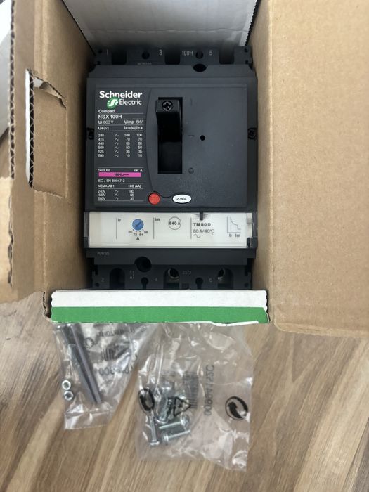 Schneider Electric Compact NSX100H 80A LV429671