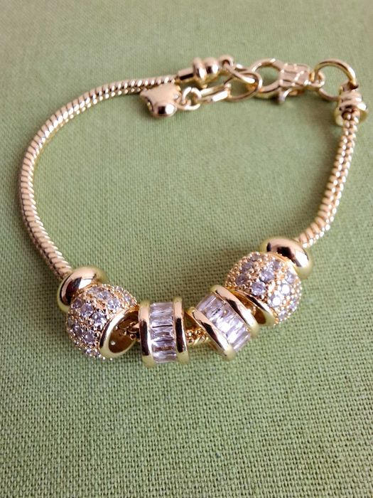 Обеци и гривна от стомана