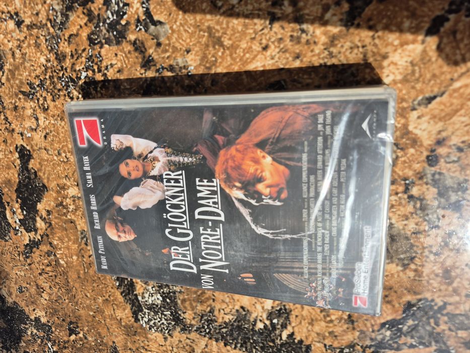 Vând 5 casete video VHS originale colectie 85&120 min,filme Documentare,sf, sigilate