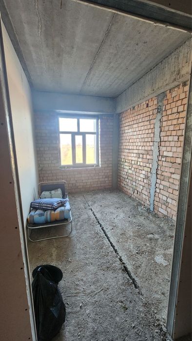 Kvartira sotiladi Yunusodda 2/4/4 53 m2 kadastri bor navastroyka