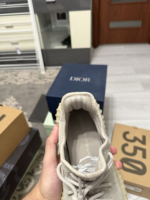 Yeezy 350 V2 Sesame - 9.5/10 - 42