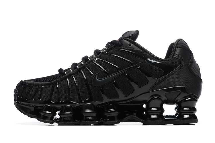 Продавам нови мъжки маратонки Nike Air Max Shox TL black