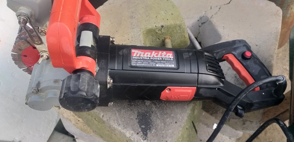 Flex - masina de canelat beton Makita 3600w