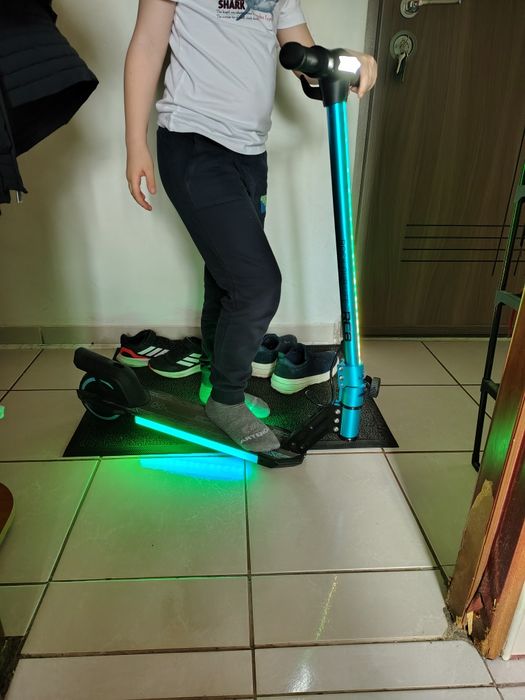 Vând trotineta electrica