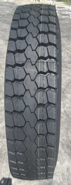 12:00R20 ROADSTAR yuk mashinalari uchun sifatli balon sotiladi.