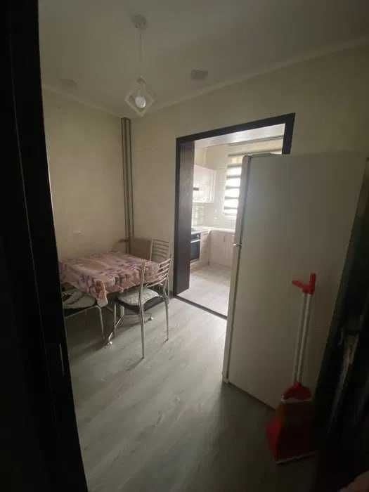 Сдаётся квартира 2/2/4 на ор-р Мирзо-Улугбекский Карасу 1