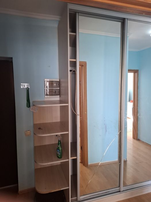 Шкаф прихожей срочно продам
