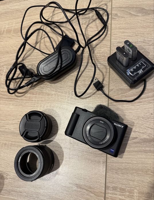Sony zv1 влогинг камера + аксесоари