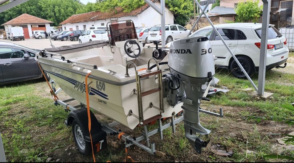 лодка.                                          .