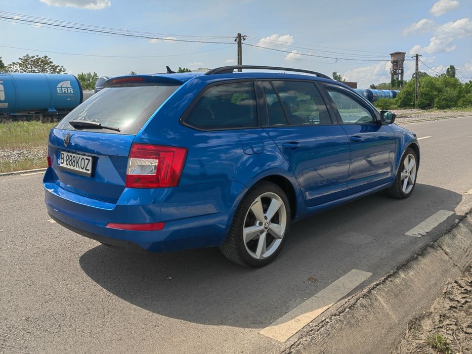 Skoda Octavia 1.6 TDI DSG Panoramic/CANTON/PARK Assist/FRONT Assist/KEYLESS