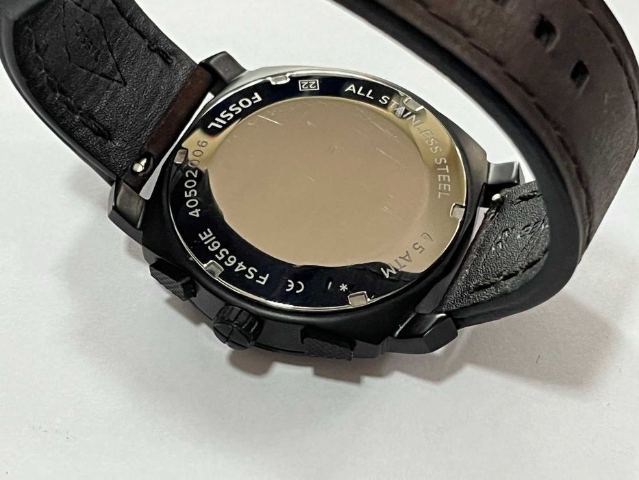 Продавам часовник Fossil FS4656IE