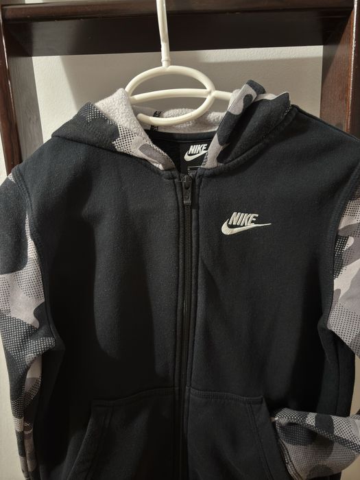 Детски суитшърт Nike – отлично състояние - размер 137-147 см