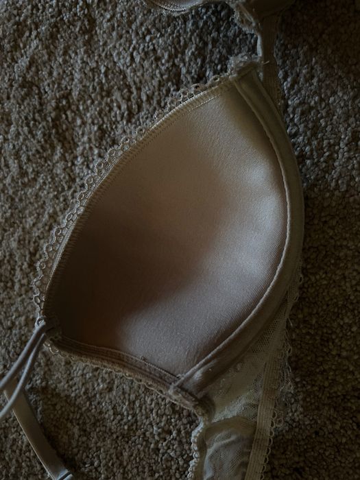 Sutien Calvin Klein bej cu dantela