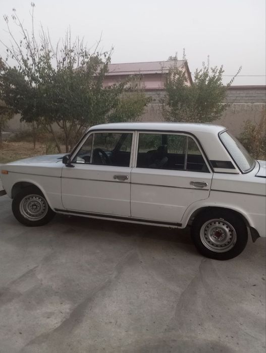 Jiguli sotiladi 
Narxi 15mln kelishiladi
Yili 88 
100 talik metani bor