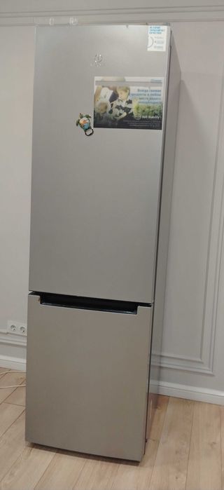 Холодильник Indesit