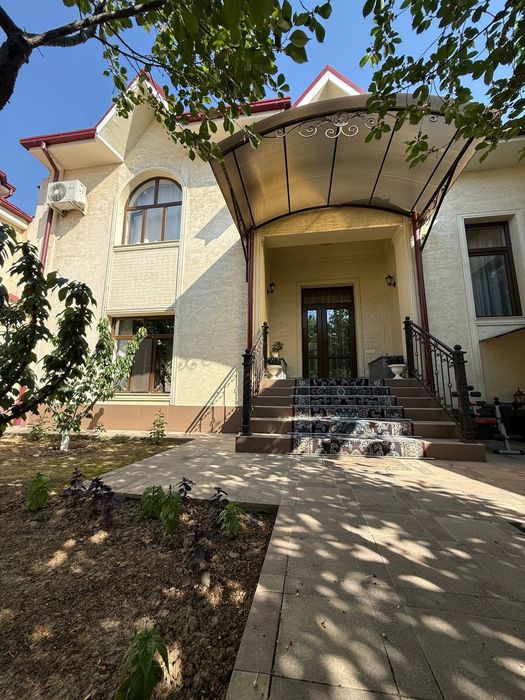 Продаётся Дом, центр Луначарского,ор Турон санаторий