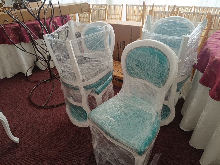 Scaune lemn masiv tapițate, model Hermes