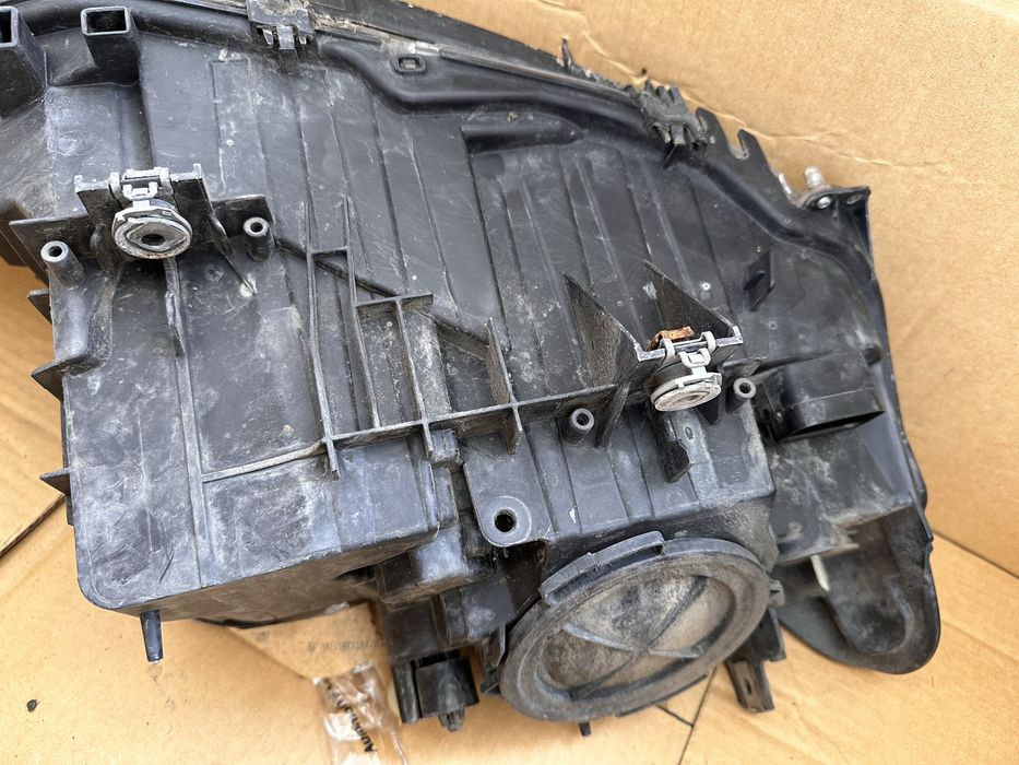 Far stanga bmw seria 3  f30/31