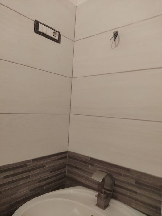 Продавам самостоятелна къща в Италия