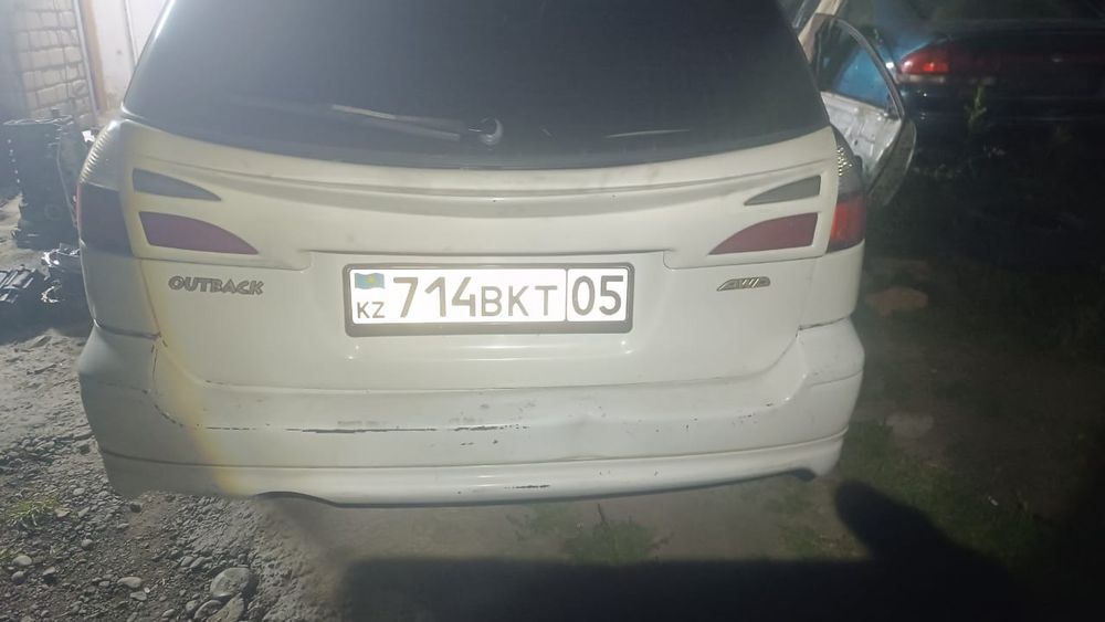 Продам накладку на Субару аутбэк