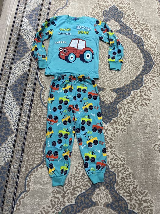 Продам аещи новые доя мальчика размеры от 2 окт до 7 лет