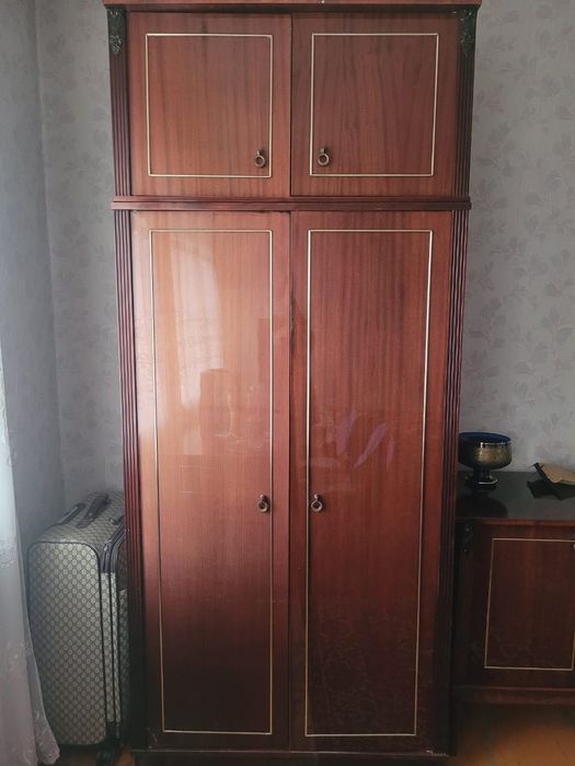 Продаётся мебельный гарнитур б/у