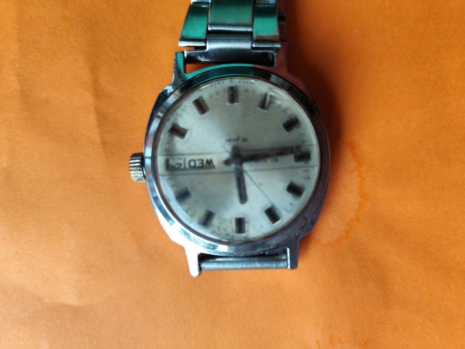 Руски и Швейцарскичасовници часовници  ...