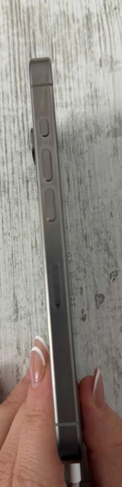 iPhone 15 Pro 256GB Natural Titanium – cutie, stare foarte bună