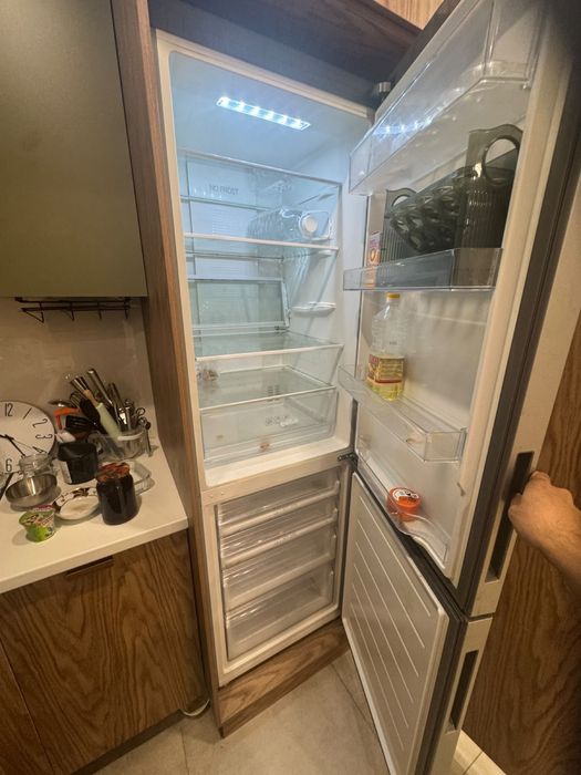 Продам холодильник