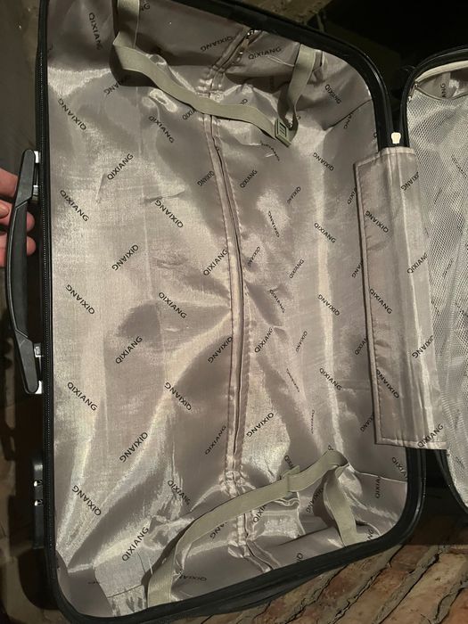 Куфар с твърди страни поликарбонат