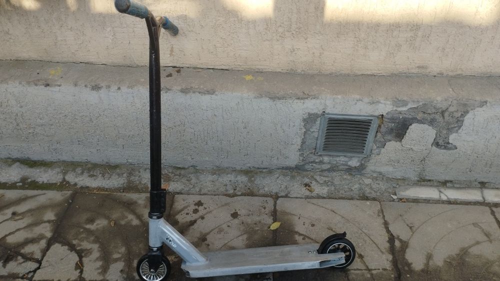Продам трюковой самокат