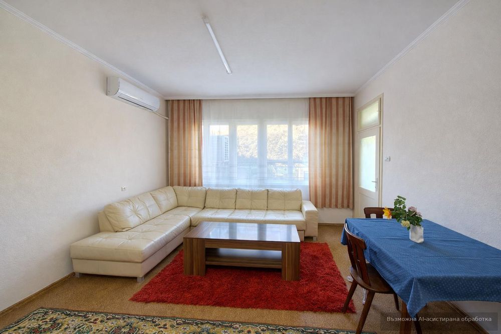 Тристаен апартамент под наем в Център