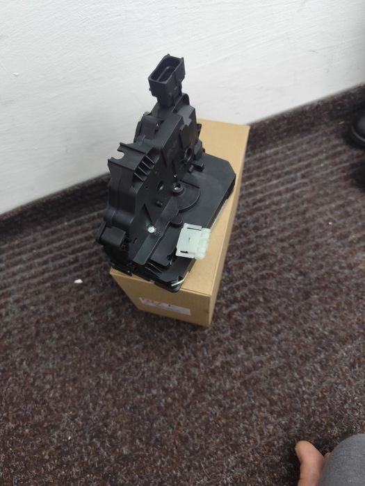 Actuator ușă stânga spate Opel CORSA D