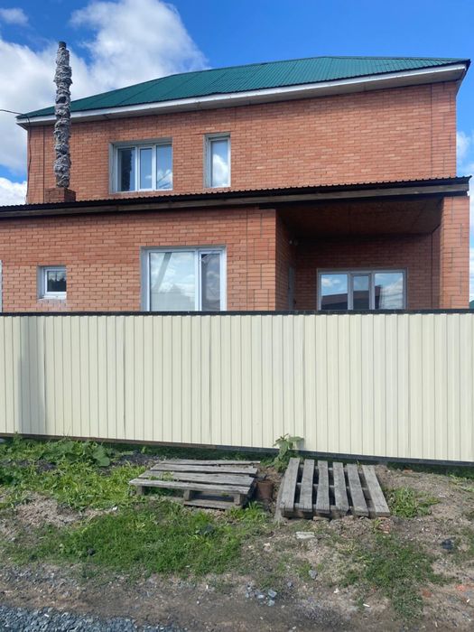 продам 2 этажный коттедж