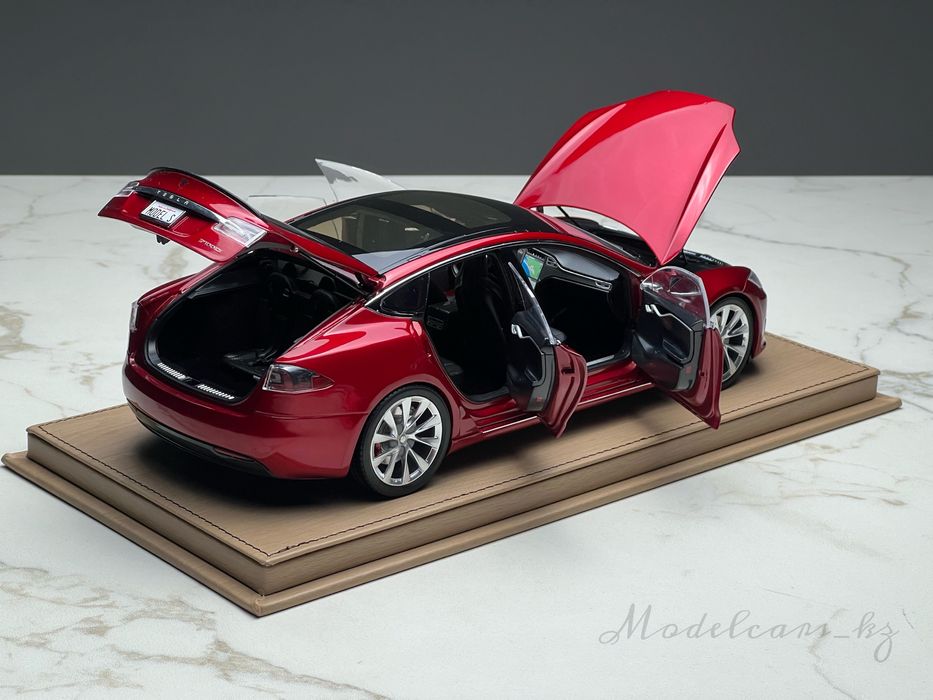 1:18 Tesla Model s Коллекционная модель