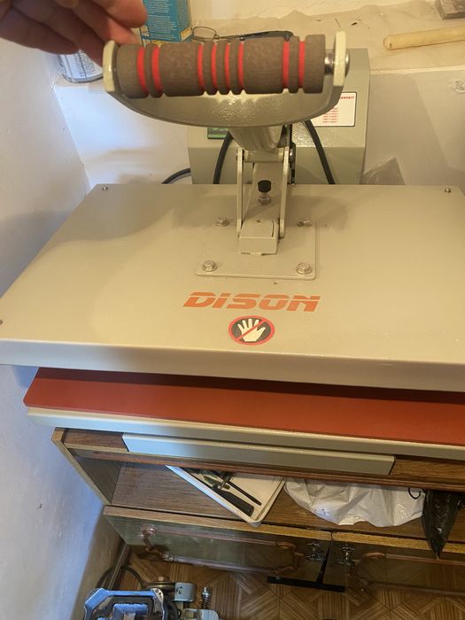 Прес утюг сотилади