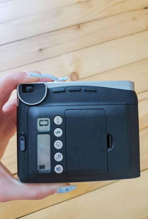 Фотоапарат за моментни снимки Fujifilm Instax Mini 90 Neo classic