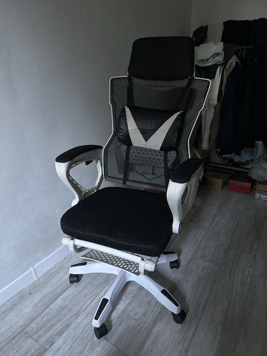 Игравой кресло белый